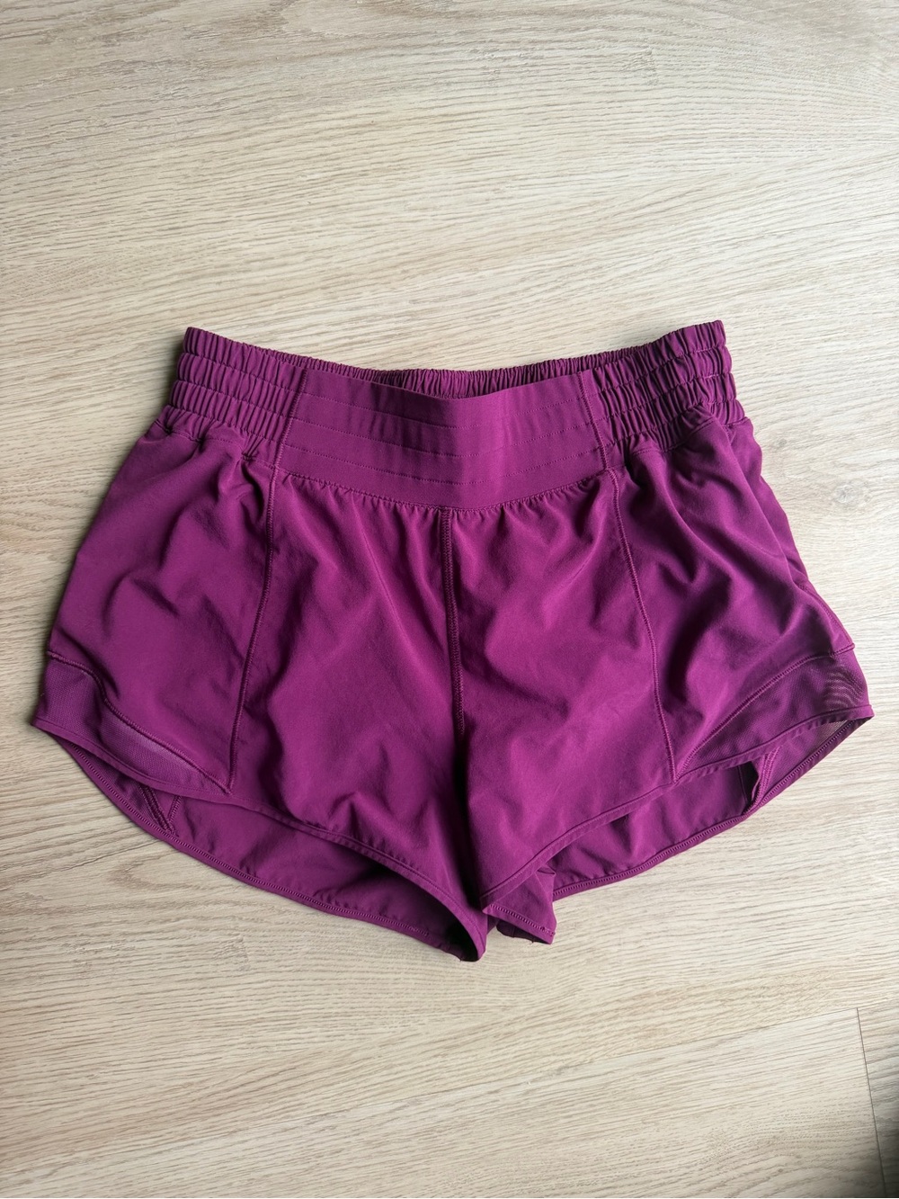 lululemon athletica purple hotty hot high rise lined shorts 2.5” size 6